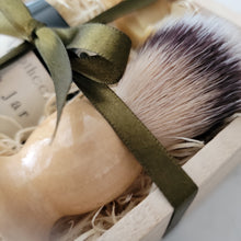 Load image into Gallery viewer, The Art of Selfcare Shave gift Set